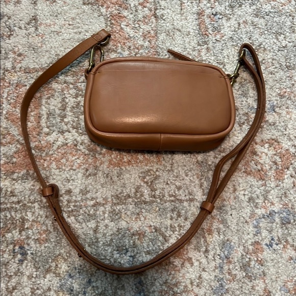 Madewell mini carabiner crossbody bag - Picture 2 of 2